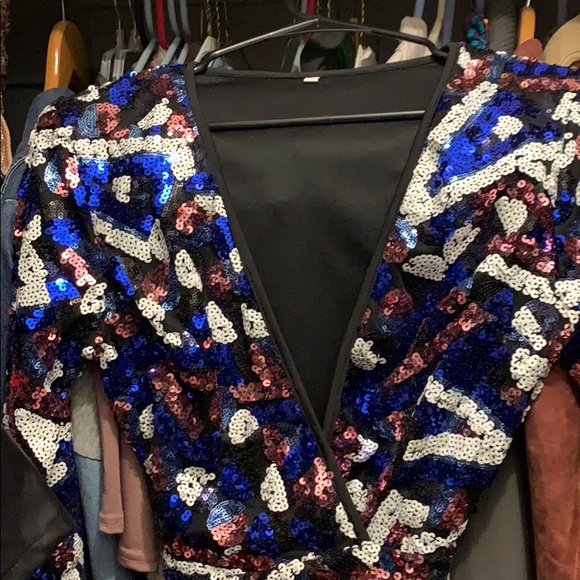 Sequin Abstract Print Body Con Dress - Picture 5 of 5